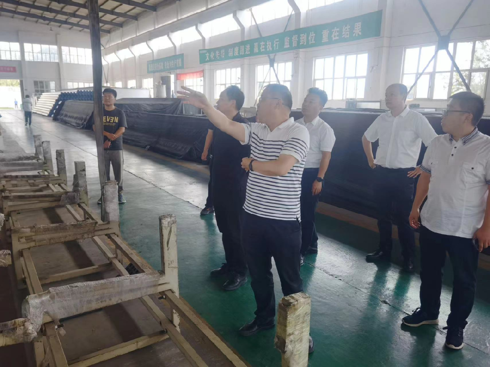 李磊、張瑛帶隊(duì)到廣平縣邯鄲市新頤通管業(yè)科技有限公司廠區(qū)督導(dǎo)檢查安全生產(chǎn)和疫情防控工作
